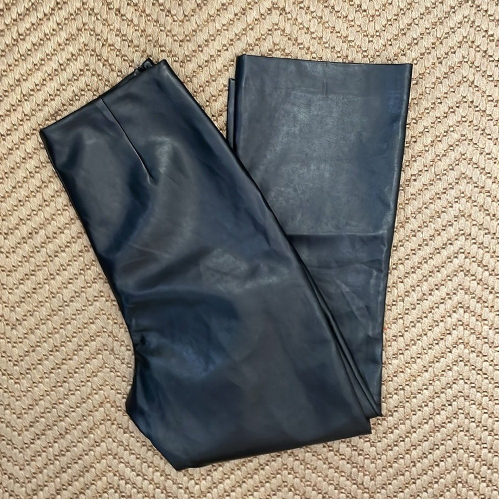 Aritzia - Wilfred - Classic Faux Leather Straight High Rise Pants - Black - 10